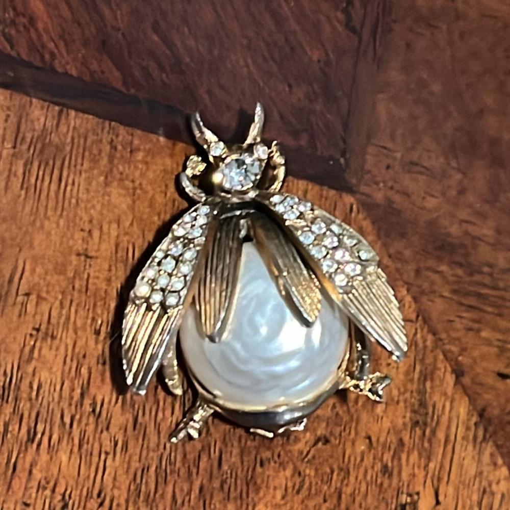 Vintage Rhinestone Faux Pearl Big Bug Insect brooch